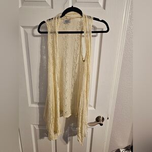 Elegant Cream Lace Women's Sleeveless Kimono